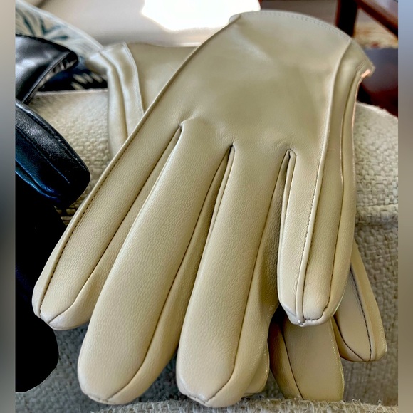 Two sets of faux leather unisex gloves, black and beige, size Medium never worn - Picture 12 of 16
